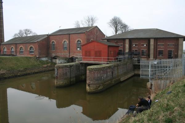 Lade Bank Lock