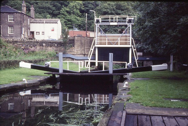 Salterhebble Lock