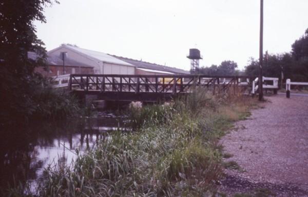 Aldermaston Lock