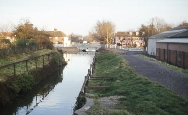 Aldermaston Lock