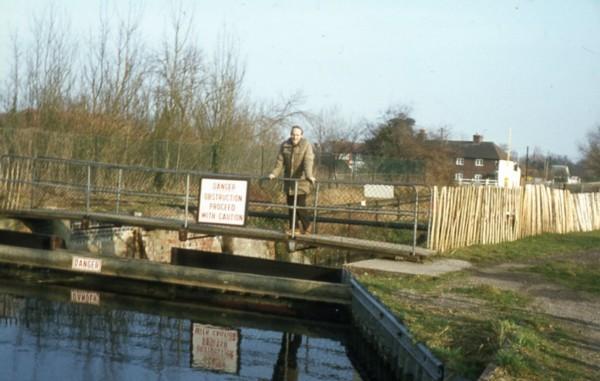 Aldermaston Lock