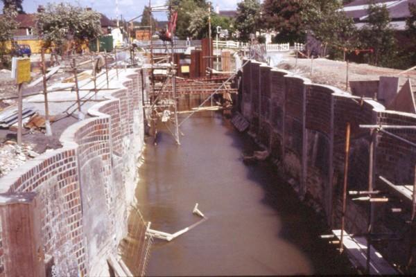 Aldermaston Lock