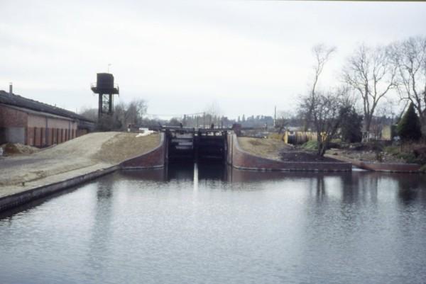 Aldermaston Lock