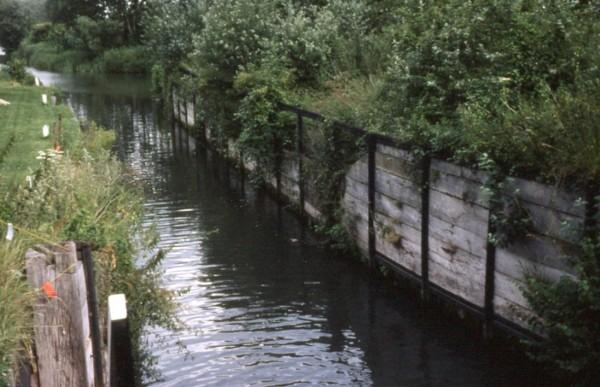 Burghfield Lock