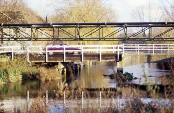 Woolhampton Swingbridge