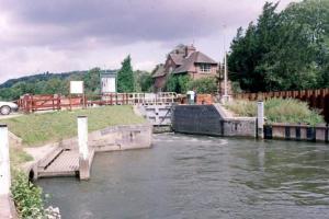 Hambleden Lock