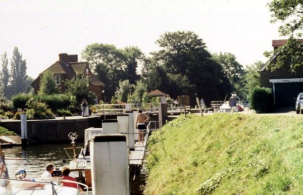 Old Windsor Lock