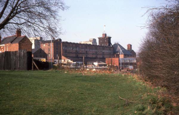 Canal approaching Ditherington Maltings