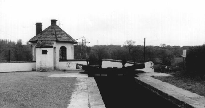 Bratch Lock-keeper's shelter